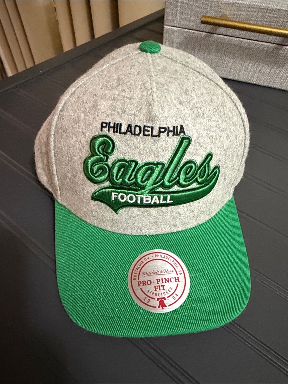 Mitchell & Ness Philadelphia Eagles Gray and Green Snapback Hat
